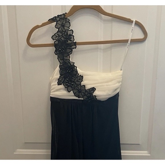 B Darlin Dresses & Skirts - B.Darlin Cocktail Dress Juniors 3/4 Black White One Shoulder‎ Prom Formal Event